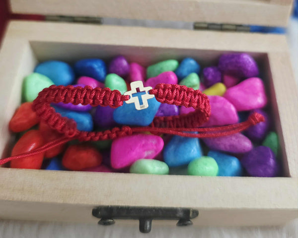 Cruz de bebé de oro de 14k